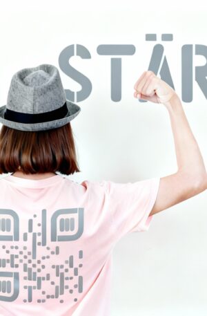 Kreatives QR-Code Kunstdesign - Stärke - 4 Größen